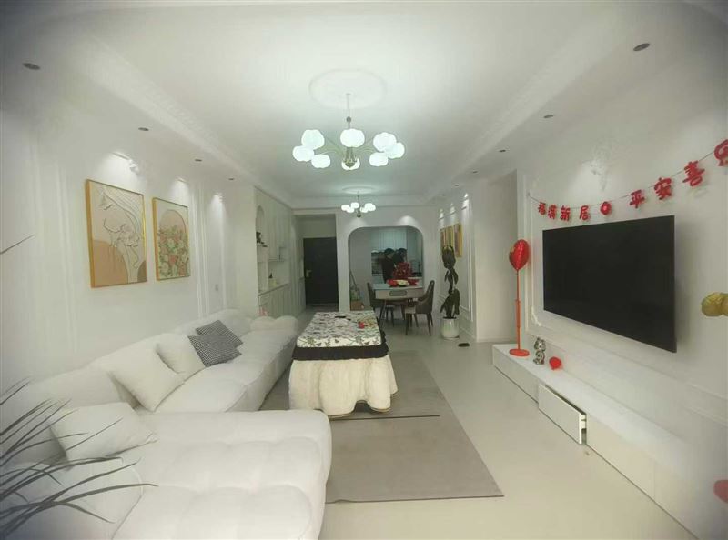 老城区创美东方院子，115平方四房两厅两卫带露台